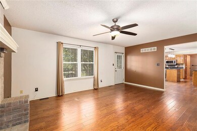 704 Lark St, Raymore, MO 64083 - photo 6