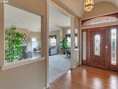 Living Room/Entrance