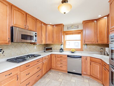 15W345 Lexington St, Elmhurst, IL 60126 - photo 3