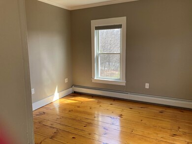 20 Amherst St unit 2nd floor, Milford, NH 03055 - photo 4