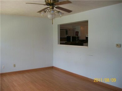 4110 Virginia Cir E, Columbus, OH 43213 - photo 3