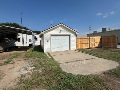 1017 S Washington St, Hugoton, KS 67951 - photo 5