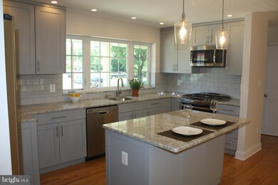 3319 Kaywood Dr, Falls Church, VA 22041 - photo 5