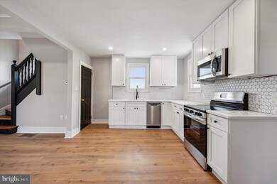 437 W Glenside Ave, Glenside, PA 19038 - photo 2