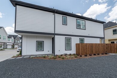 8402 Berry Brush Ln, Houston, TX 77022 - photo 4