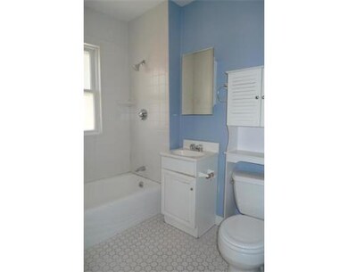 112 Yorktown St unit 1, Somerville, MA 02144 - photo 6