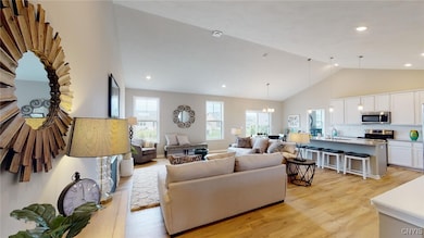 9601 Kenzie Grace Path, Clay, NY 13041 - photo 5