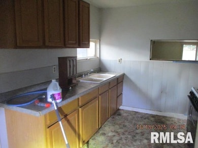 13823 2nd St, Pekin, IL 61554 - photo 6