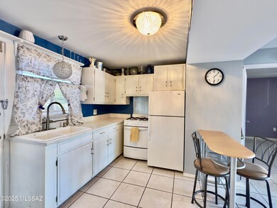 248 S Paseo Aguila unit C, Green Valley, AZ 85614 - photo 3