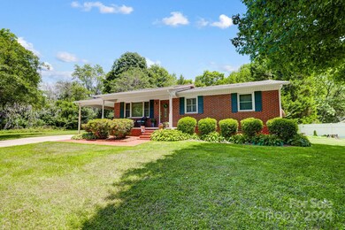 211 W Edison Dr, Statesville, NC 28625 - photo 4