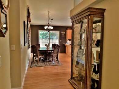 1114 NW Cooke Ave, Grants Pass, OR 97526 - photo 4