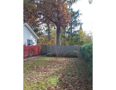 43 Coronet Cir, Feeding Hills, MA 01030 - photo 4