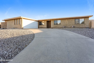 002-photo-front-view-14148033