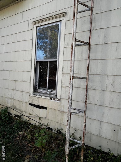 304 N Spruce St, Nokomis, IL 62075 - photo 7