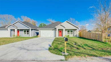 7810 Hanfro Ln, Houston, TX 77088 - photo 2