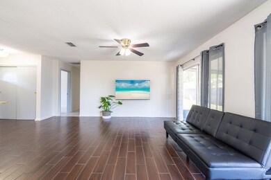 406 Holmes Exterior-12-2