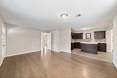 7638 Thurow St, Houston, TX 77087 - photo 4