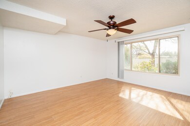 04_Living-Room-01
