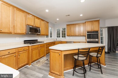 23207 Daffodil Dr, California, MD 20619 - photo 3