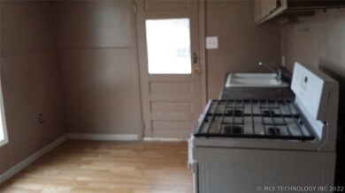 108 E 9th St N, Claremore, OK 74017 - photo 2