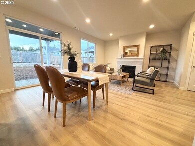 322 W 17th St, Lafayette, OR 97127 - photo 5