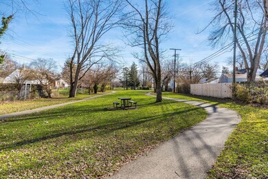 010_4650 Beacon Hill Rd - 016