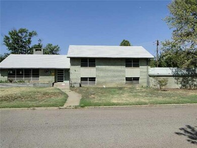 1714 N Oklahoma Ave, Shawnee, OK 74804 - photo 2