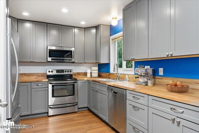 08-Kitchen_MAX8038_Final