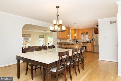 474 Dominique Ct, Sykesville, MD 21784 - photo 4