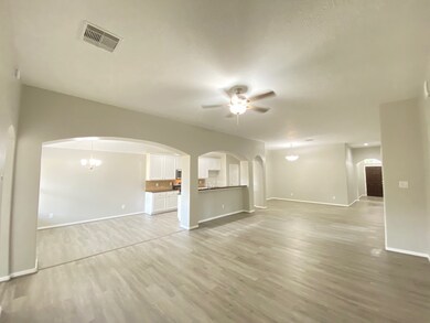 10503 Pleasant Villas Ln, Houston, TX 77075 - photo 5