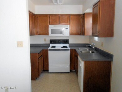023-255539 - Kitchen (2)