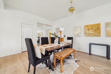 27221 219th Place SE unit 60, Maple Valley, WA 98038 - photo 5