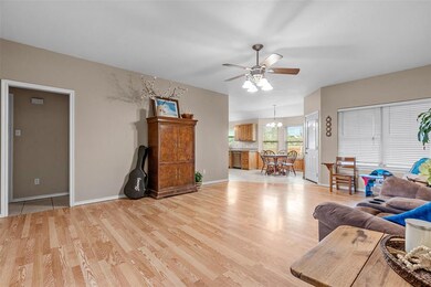 122 Savannah Dr, Weatherford, TX 76087 - photo 6