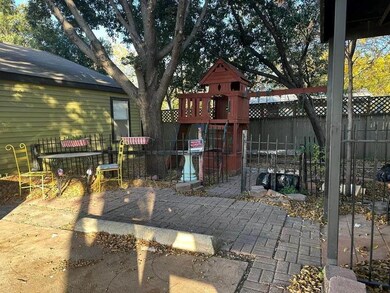 136 NE 9th St unit A, Grand Prairie, TX 75050 - photo 2