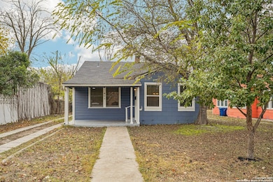 411 W Water St, Kerrville, TX 78028 - photo 2