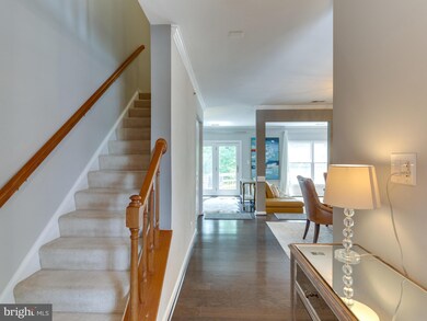 211A Locust St SE unit J, Vienna, VA 22180 - photo 4