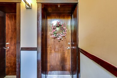 1510 W Roscoe St unit 2E, Chicago, IL 60657 - photo 2