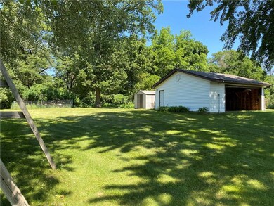 3246 Locust Ln, Eau Claire, WI 54703 - photo 3