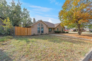 6402 Rockland Dr, Arlington, TX 76016 - photo 2