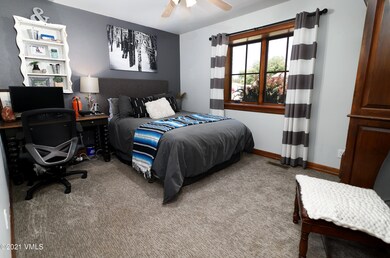 615_mcintire_bed_3