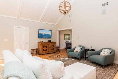 22 Kitts Field Cir, Edgartown, MA 02539 - photo 7