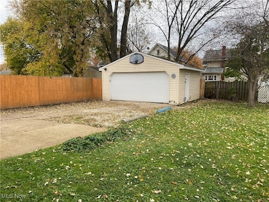 1212 Tulip St, Akron, OH 44301 - photo 2