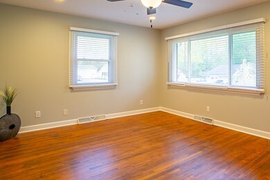 10722 Grand River Rd, Newburgh, IN 47630 - photo 7