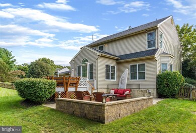 5764 Oyster Bay Dr, Sykesville, MD 21784 - photo 2