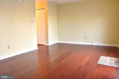 302 E Edgewater Way, Newark, DE 19702 - photo 4