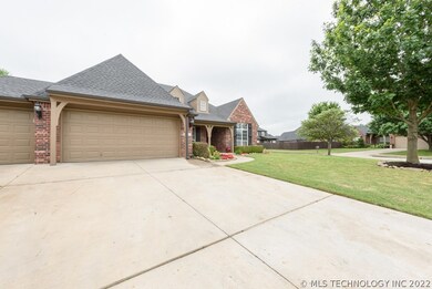 11813 S Vine Place, Jenks, OK 74037 - photo 3