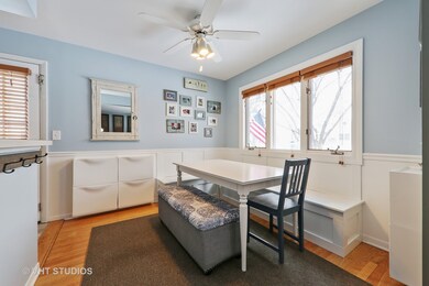 614 N Howard Ave, Elmhurst, IL 60126 - photo 2