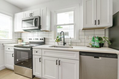 1411 bruck (Living-Dining-Kitchen)-9
