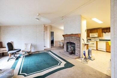 MCMILLAN LR FIREPLACE