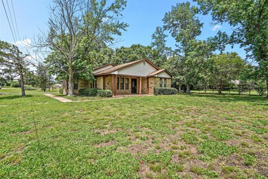 3600 Herb Dr, Cleburne, TX 76031 - photo 4
